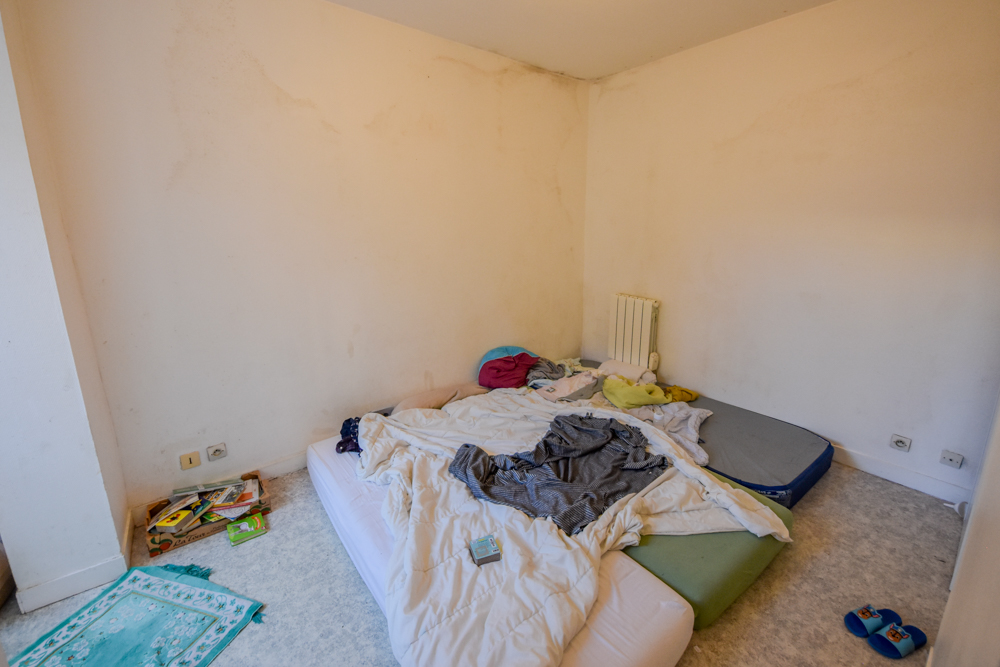 APPARTEMENT T2 34M² AU CALME - EMPOUTREMENT BETON - 1 CHAMBRE - LOCATAIRE EN PLACE - BEAU POTENTIEL photo 5
