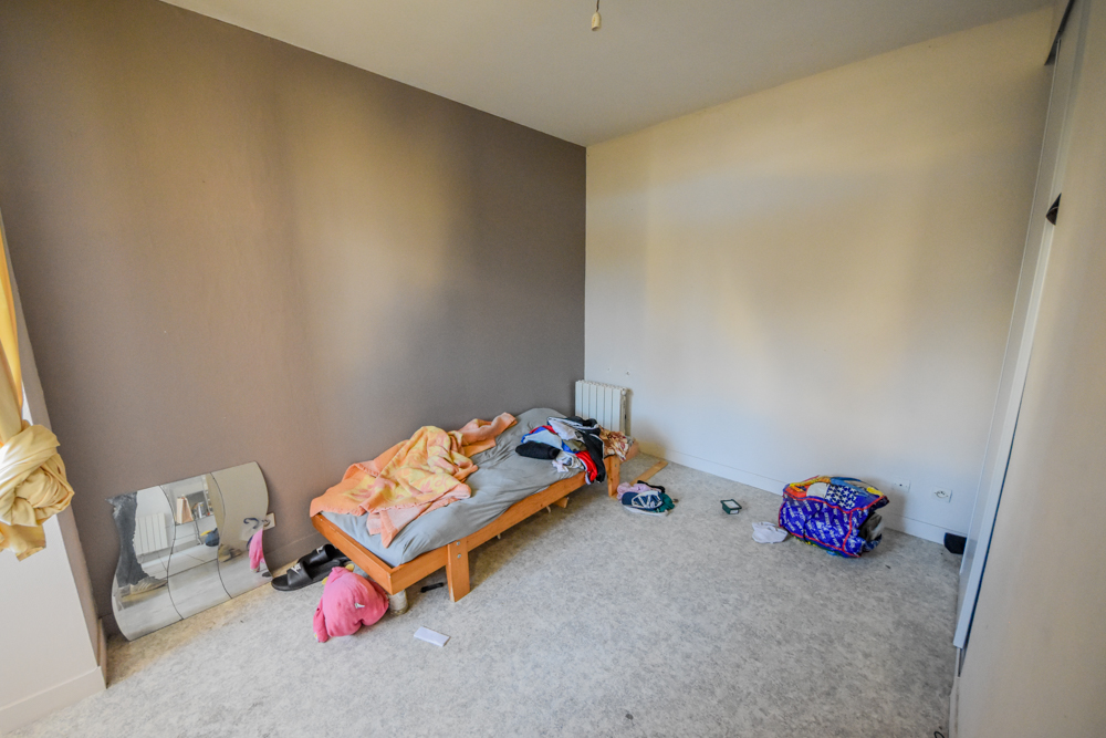 APPARTEMENT T2 39M² AU CALME - EMPOUTREMENT BETON - 1 CHAMBRE - LOCATAIRE EN PLACE - BEAU POTENTIEL