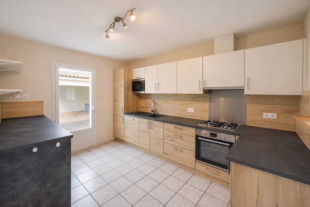 MAISON INDIVIDUELLE T6 115M² DE 1960 - 4 CHAMBRES - GARAGE - BEAU POENTIEL SUR TERRAIN CLOS 600M² photo 5