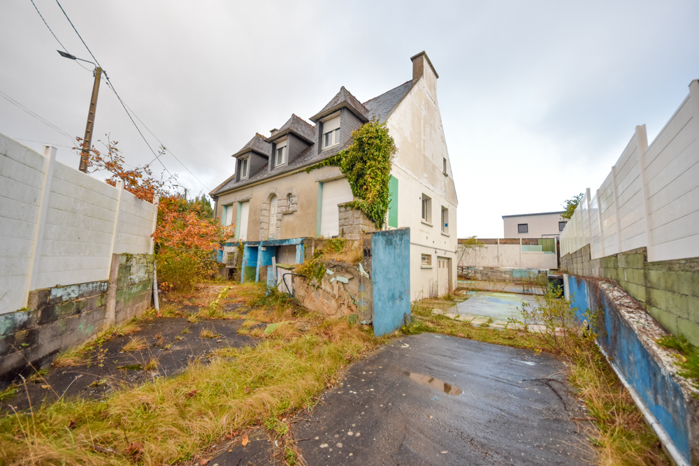 MAISON NEOBRETONNE INDIVIDUELLE T7 170M² AVEC SOUS-SOL INTEGRAL - MULTIPLES POSSIBILITES D'AMENAGEMENT SUR TERRAIN DE 650M²