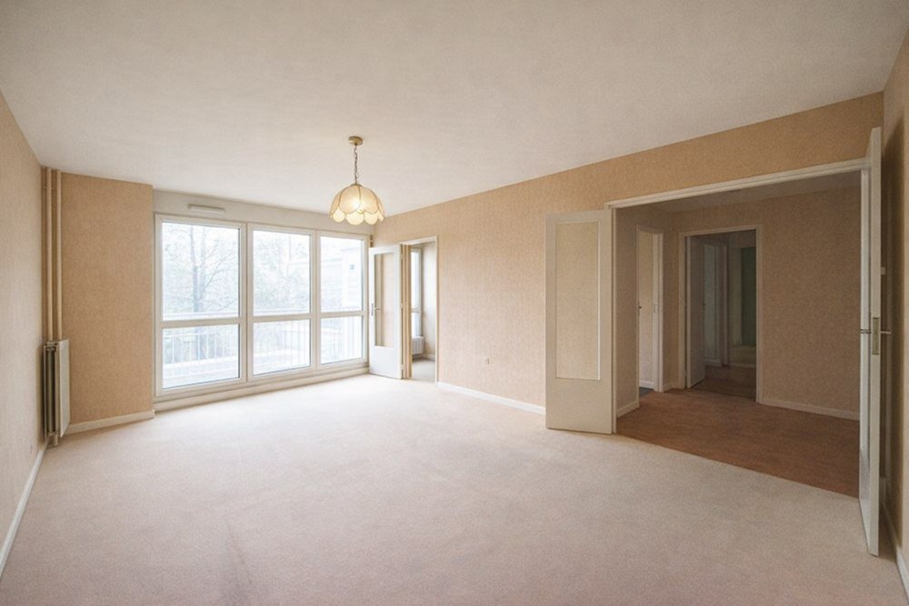 APPARTEMENT - T4 - 3 CHAMBRES - 2EM ETAGE - BEAU POTENTIEL - CHAUFFAGE URBAIN - DPE D - ASCENSEUR. photo 3