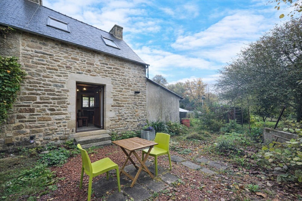 MAISON T2 DE CHARME SUR 200 M² DE TERRAIN - RENOVATION DE QUALITE - EXCELLENT DPE - COUP DE COEUR - RARE photo 3