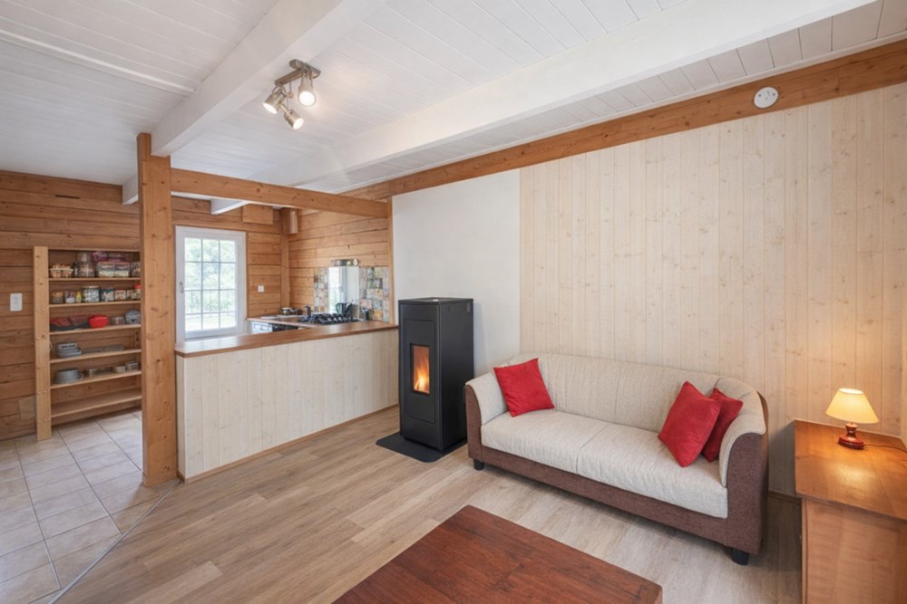 MAISON T2 DE CHARME SUR 200 M² DE TERRAIN - RENOVATION DE QUALITE - EXCELLENT DPE - COUP DE COEUR - RARE photo 2