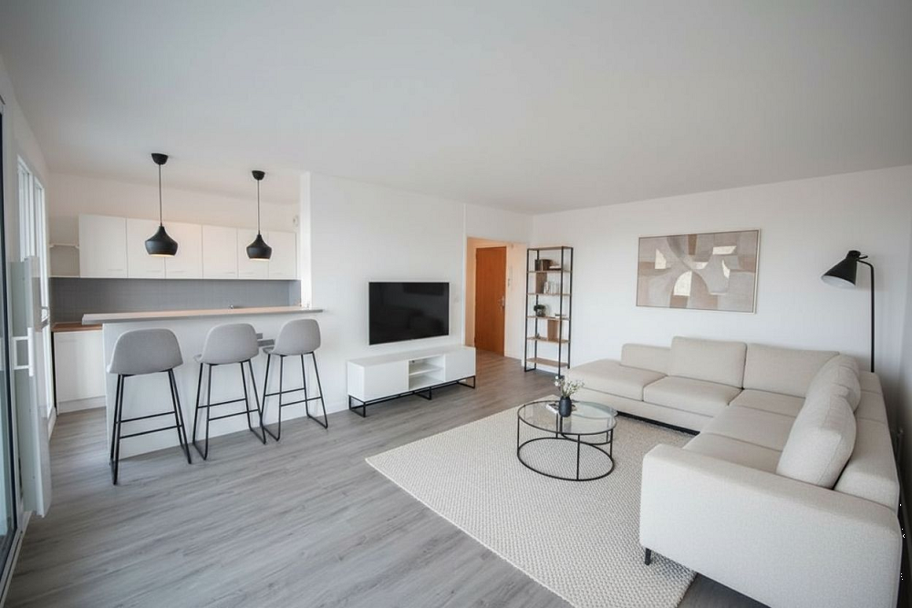 APPARTEMENT T3 - 2 CHAMBRES - RENOVE A NEUF - ASCENSEUR - BALCON - PLACE DE PARKING PRIVEE - CAVE - LOCAL A VELO - COMMERCES ET TRAM A PIED photo 3