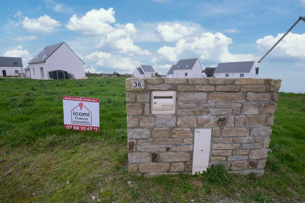 TERRAIN CONSTRUCTIBLE - VIABILISE - 394 M2 - AU BOURG DE CAST- BELLE OPPORTUNITE photo 2