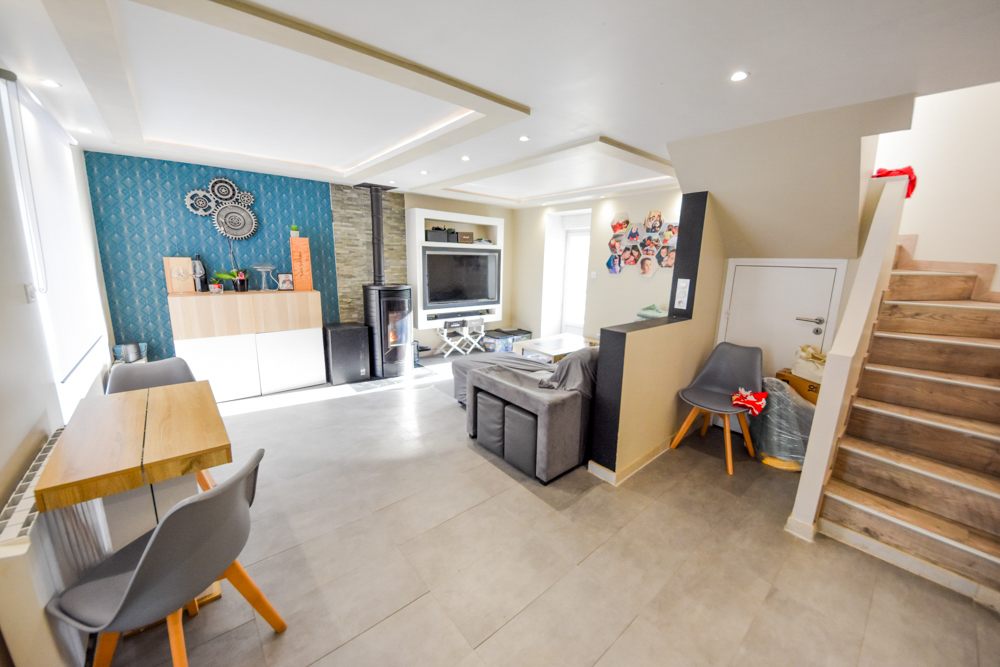 MAISON DE VILLE T6 108M² - 4 CHAMBRES - GARAGE ET PARKING - BEAU POTENTIEL - SUR TERRAIN CLOS DE 485M² photo 3
