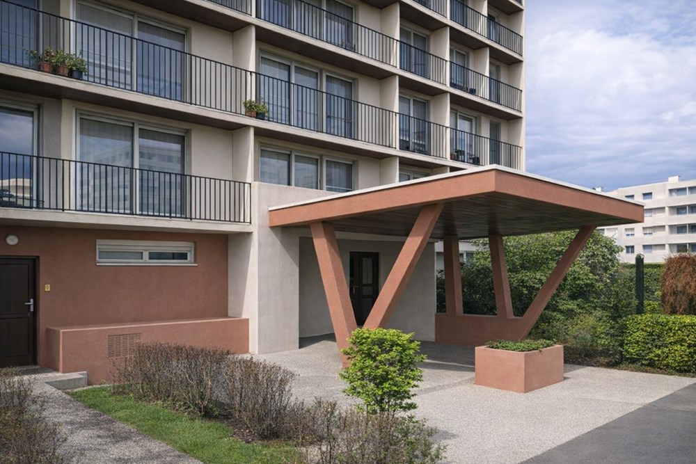 APPARTEMENT T5 AVEC BELLE PIECE DE VIE - 3/4 CHAMBRES - BALCONS-TERRASSE-ASCENSEUR-PARKING PRIVATIF - AUCUN TRAVAUX