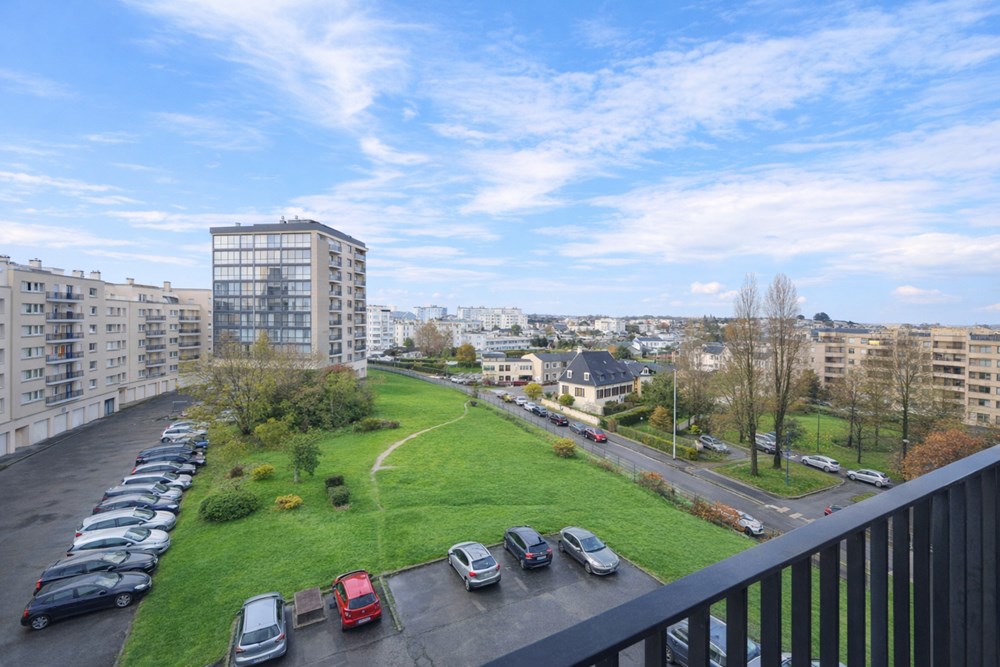 APPARTEMENT T5 AVEC BELLE PIECE DE VIE - 3/4 CHAMBRES - BALCONS-TERRASSE-ASCENSEUR-PARKING PRIVATIF - AUCUN TRAVAUX photo 5