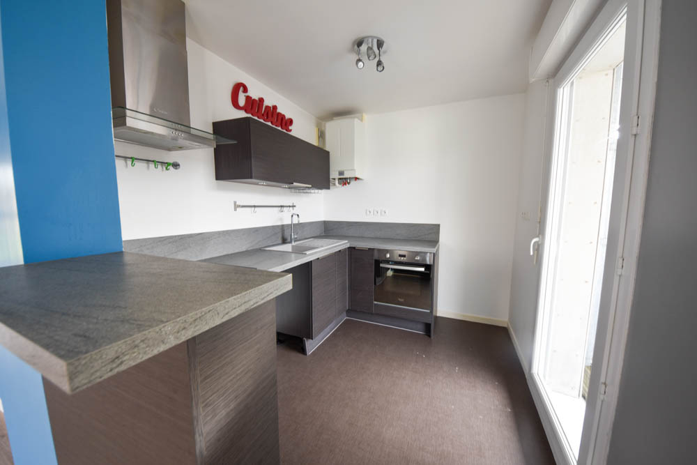 APPARTEMENT DE 59 M2 DE 2011 - 2 CHAMBRES - BALCON DE 9 M2 - DALLE BETON - PLACE DE PARKING - DPE C - CHAUFFAGE URBAIN - photo 3