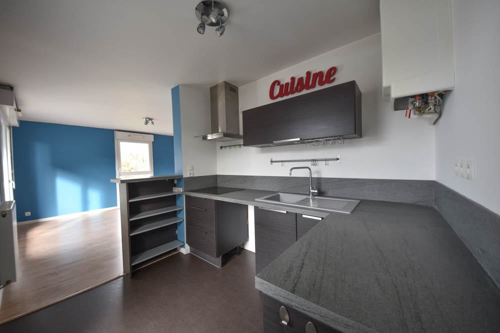 APPARTEMENT DE 59 M2 DE 2011 - 2 CHAMBRES - BALCON DE 9 M2 - DALLE BETON - PLACE DE PARKING - DPE C - CHAUFFAGE URBAIN - photo 4
