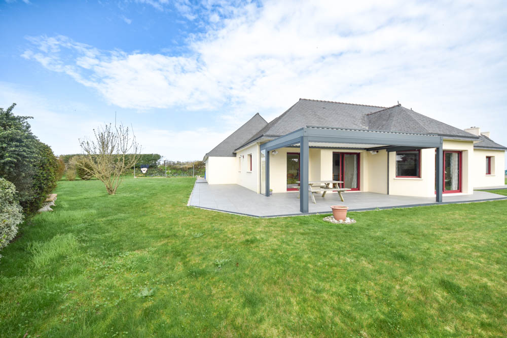 MAISON PLEIN PIED DE 142 M2 - ANNEE 2008 - JARDIN CLOS DE 1296 M2 - 4 CHAMBRES - GARAGE DOUBLE - CHAUFFAGE PAR GEOTHERMIE - DPE B