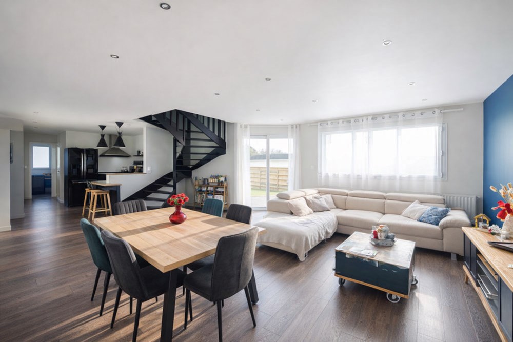 BREST LIMITE BOHARS- MAISON DE 86 M2 - ANNEE 2012 - 3 CHAMBRES - DEPENDANCE DE 15 M2- JARDIN CLOS ET SECURISE - DPE C - photo 3