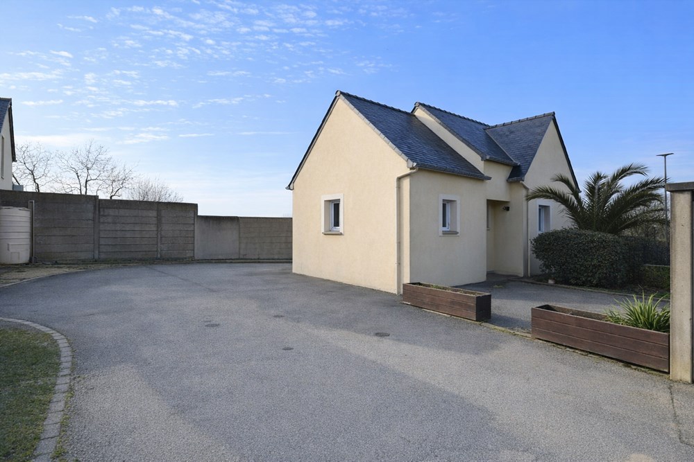 BREST LIMITE BOHARS- MAISON DE 86 M2 - ANNEE 2012 - 3 CHAMBRES - DEPENDANCE DE 15 M2- JARDIN CLOS ET SECURISE - DPE C -