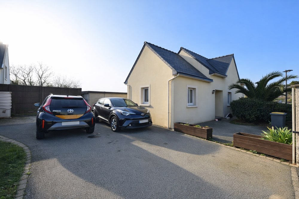 BREST LIMITE BOHARS- MAISON DE 86 M2 - ANNEE 2012 - 3 CHAMBRES - DEPENDANCE DE 15 M2- JARDIN CLOS ET SECURISE - DPE C -