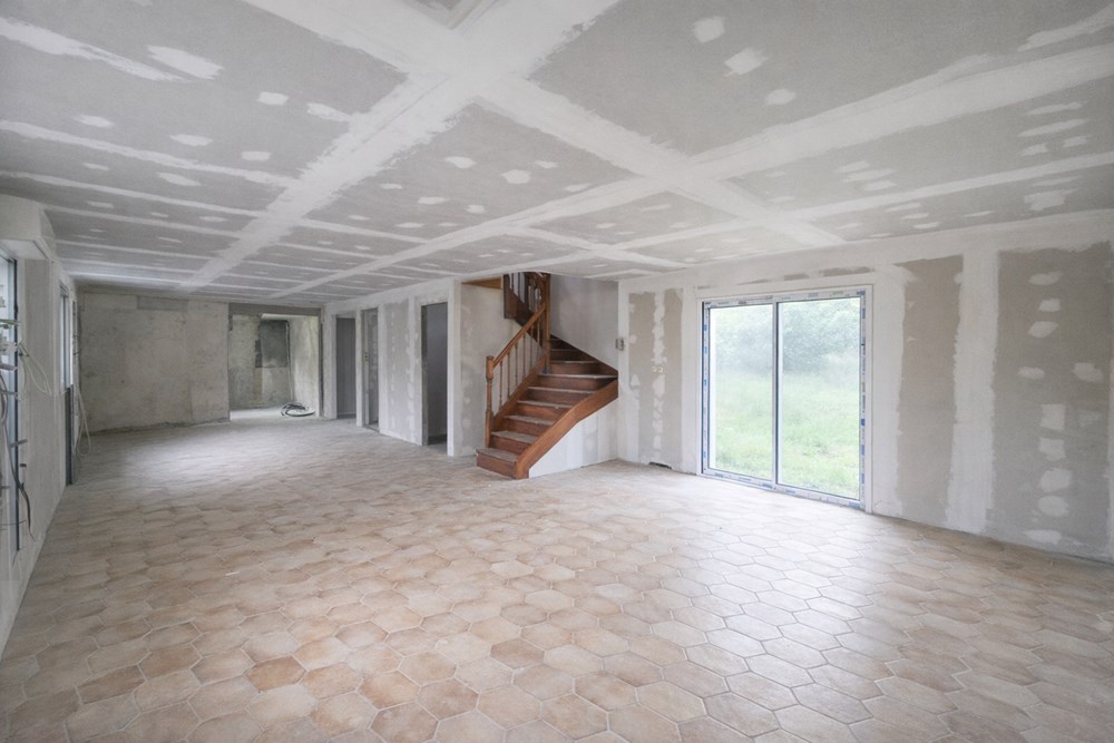 MAISON DE 120 M² SUR 3000M² DE TERRRAIN - 3 CHAMBRES - CARPORT 38M² - CALME - CHARME - RENOVATION A FINIR photo 3