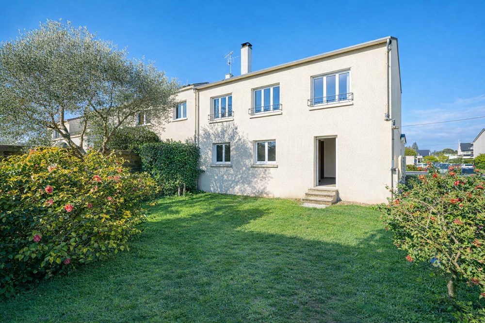 MAISON - T4 -2 CHAMBRES - DPE D - POMPE A CHALEUR - SOUS SOL COMPLET - IDEALEMENT SITUE - QUARTIER CALME - GARAGE.