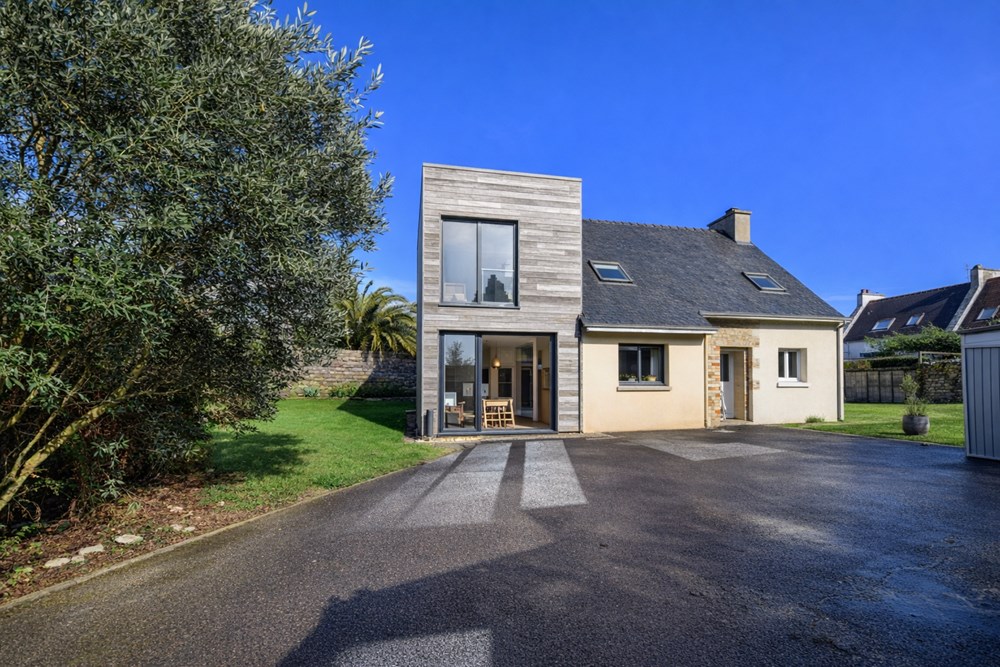 MAISON INDIVIDUELLE T7 DE 1999 175M² - 4 CHAMBRES POSSIBLE 5 - SUR TERRAIN CLOS DE 870M²