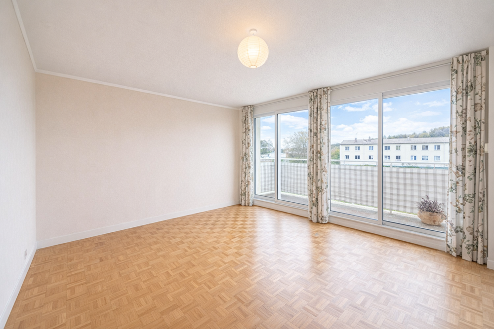 APPARTEMENT - T3 - 2 CHAMBRES - BALCON - DPE D - LUMINEUX - PLACE DE PARKING - ETAGE INTERMEDIAIRE - ASCENSEUR - DALLE BETON.