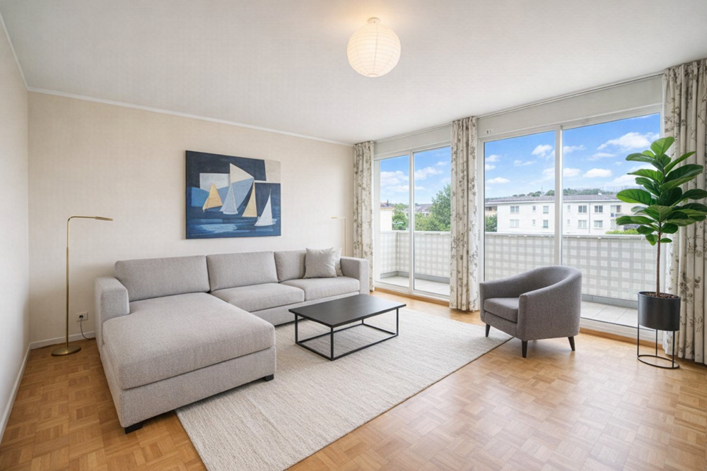 APPARTEMENT - T3 - 2 CHAMBRES - BALCON - DPE D - LUMINEUX - PLACE DE PARKING - ETAGE INTERMEDIAIRE - ASCENSEUR - DALLE BETON. photo 2