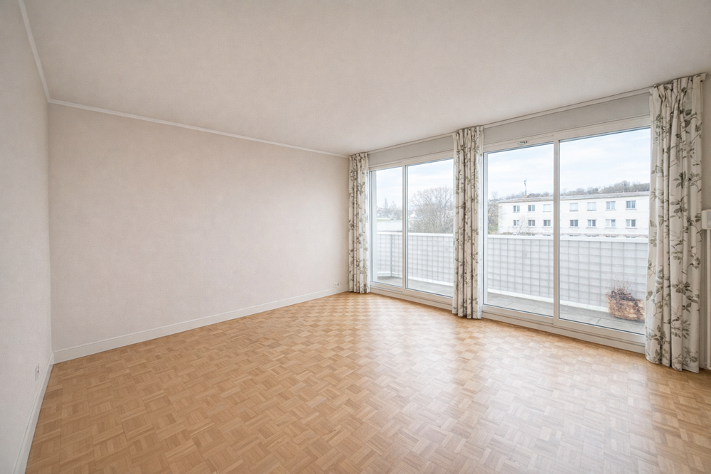 APPARTEMENT - T3 - 2 CHAMBRES - BALCON - DPE D - LUMINEUX - PLACE DE PARKING - ETAGE INTERMEDIAIRE - ASCENSEUR - DALLE BETON.