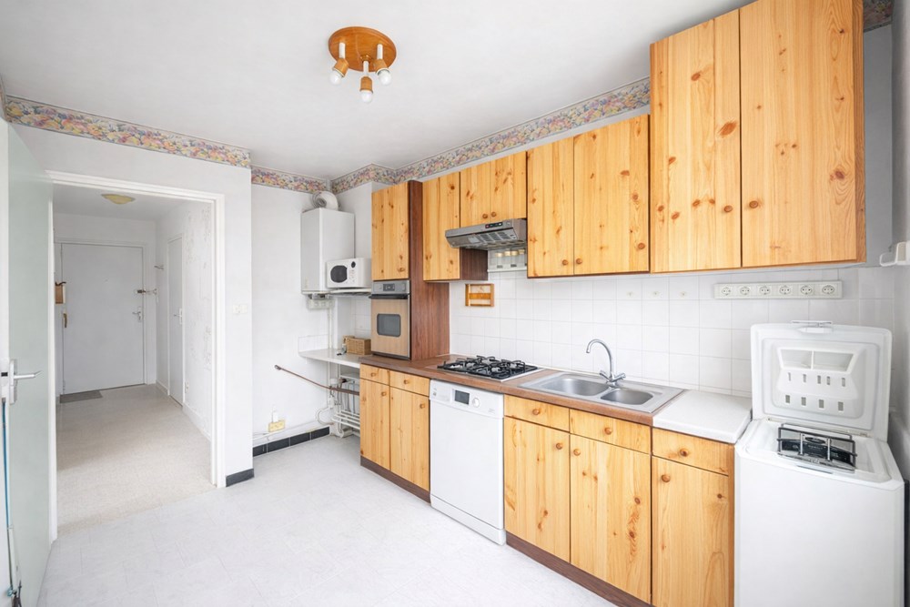 APPARTEMENT - T3 - 2 CHAMBRES - BALCON - DPE D - LUMINEUX - PLACE DE PARKING - ETAGE INTERMEDIAIRE - ASCENSEUR - DALLE BETON. photo 3