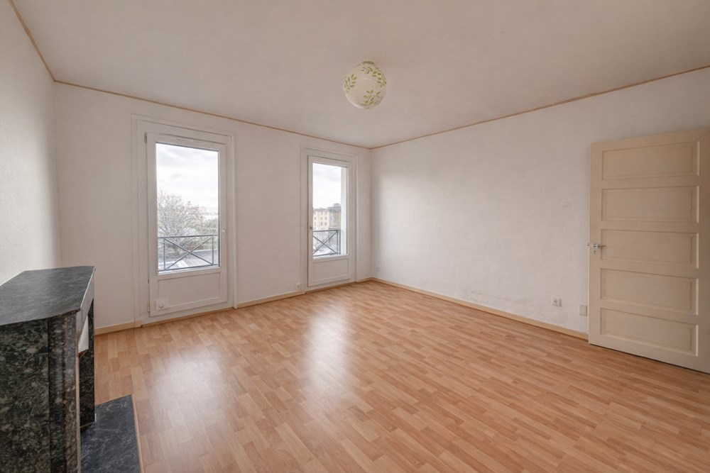 APPARTEMENT - T2 - 1 CHAMBRE - DERNIER ETAGE - DALLE BETON - VUE MER - IDEALEMENT SITUE. photo 3