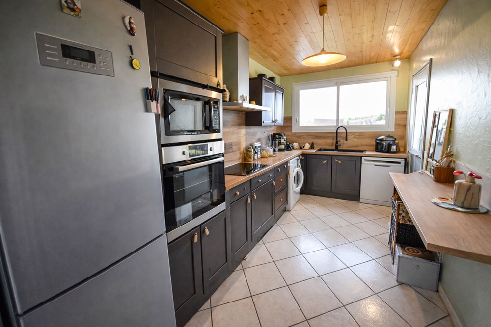 APPARTEMENT 68M² T3 - 2 CHAMBRES - DERNIER ETAGE - DALLE BETON - LUMINEUX - AUCUNS TRAVAUX photo 2
