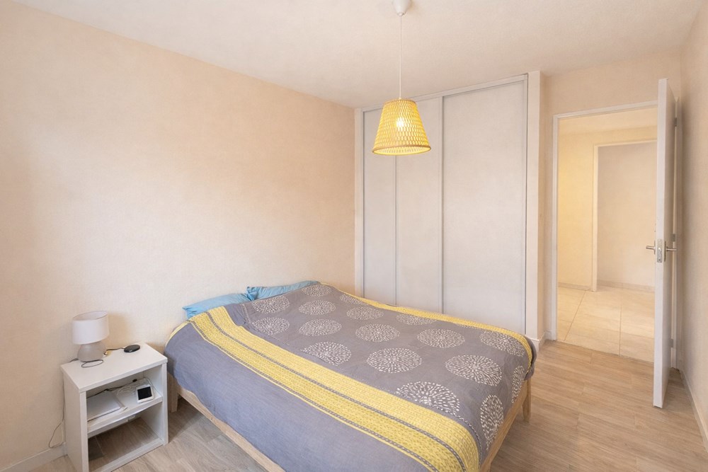 APPARTEMENT - T2 - 1 CHAMBRE - 60M² - AUCUNS TRAVAUX - DPE C - IMMEUBLE DE 2009 - PLACE DE PARKING EN SOUS SOL. CHAUFFAGE COLLECTIF URBAIN photo 5