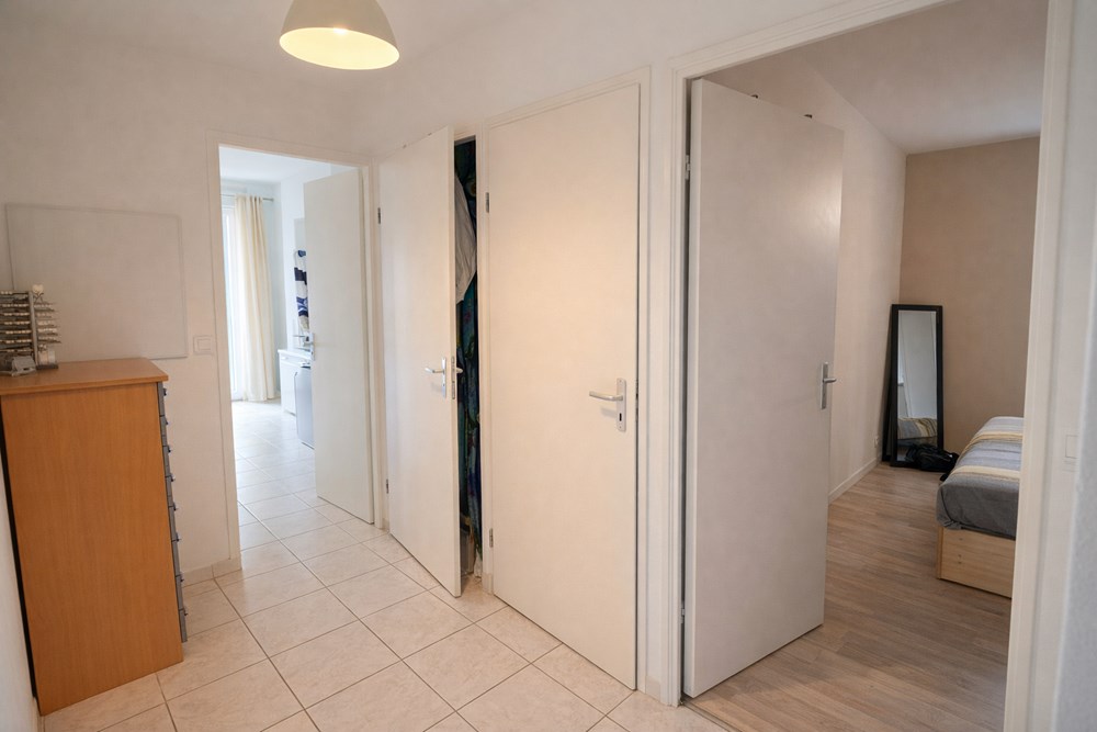 APPARTEMENT - T2 - 1 CHAMBRE - 60M² - AUCUNS TRAVAUX - DPE C - IMMEUBLE DE 2009 - PLACE DE PARKING EN SOUS SOL. CHAUFFAGE COLLECTIF URBAIN photo 3