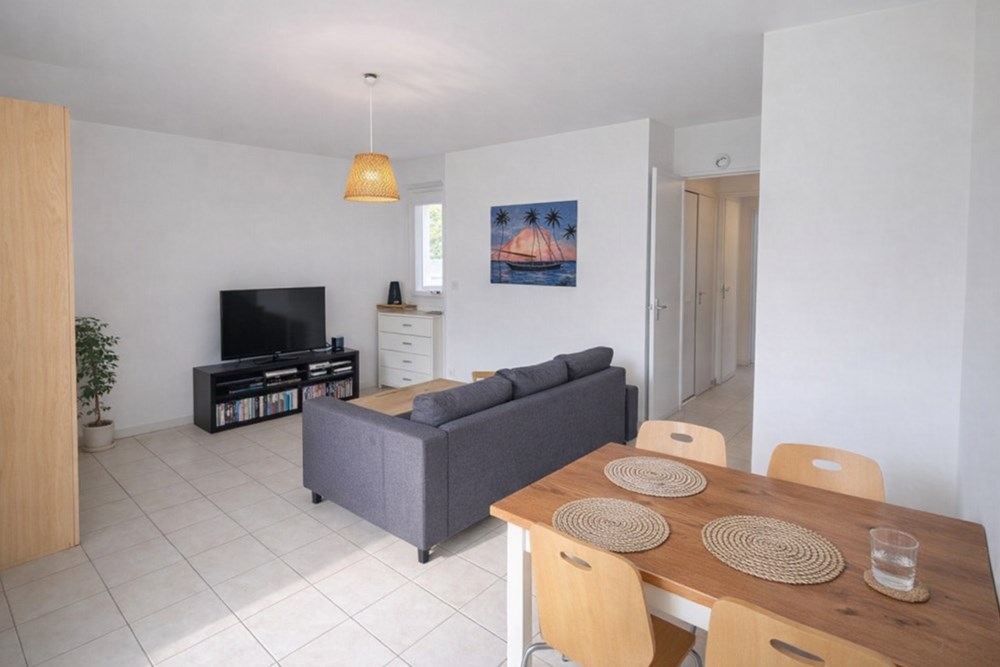 APPARTEMENT - T2 - 1 CHAMBRE - 60M² - AUCUNS TRAVAUX - DPE C - IMMEUBLE DE 2009 - PLACE DE PARKING EN SOUS SOL. CHAUFFAGE COLLECTIF URBAIN photo 2