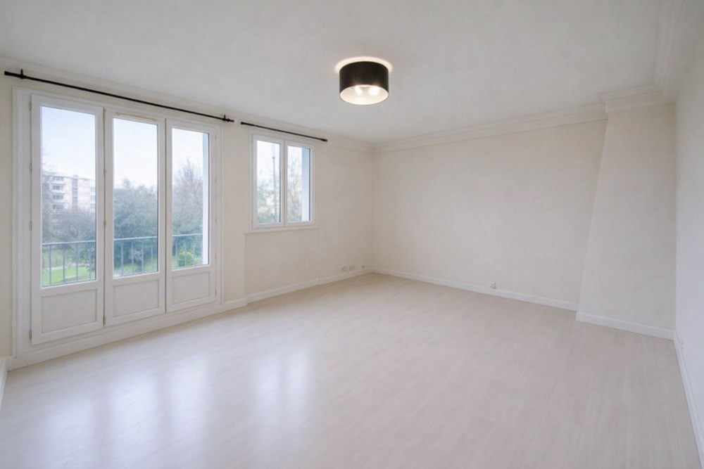 APPARTEMENT T4 83M² RDC SURELEVE - 3 CHAMBRES - DALLE BETON - CAVE 15M² - BEAU POTENTIEL photo 3