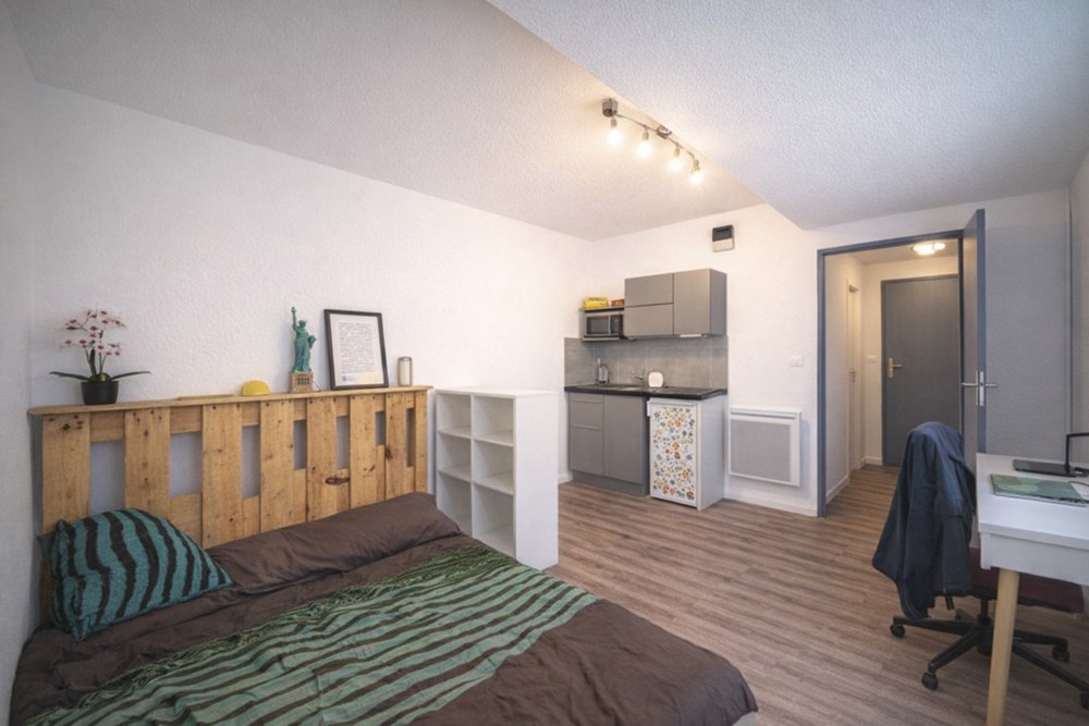 APPARTEMENT - T1 - STUDIO - DPE C - IDEAL INVESTISSEUR OU PREMIER ACHAT - BALCON.