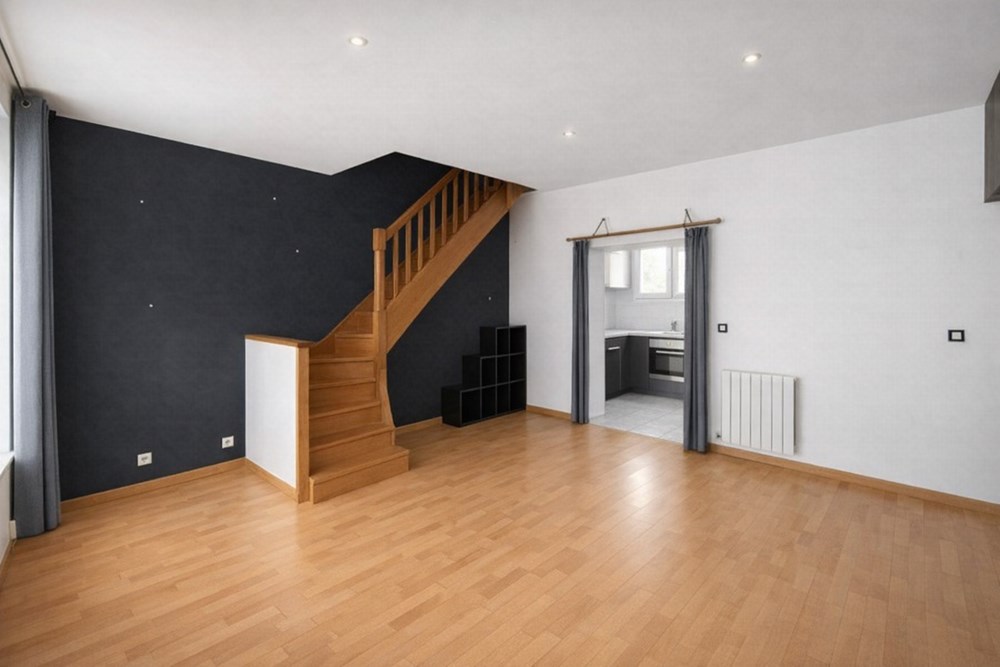 APPARTEMENT - DUPLEX - 1 CHAMBRE - BEAU POTENTIEL - PETITE COPROPRIETE - IDEAL INVESTISSEUR OU PREMIER ACHAT. photo 2