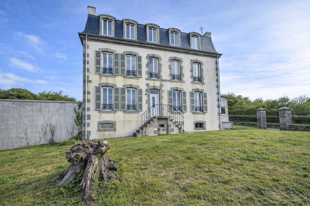 IMMEUBLE D'INVESTISSEMENT 3 ETAGES - 6 APPARTEMENTS AVEC UN GARAGE SUR TERRAIN DE 676M² photo 2