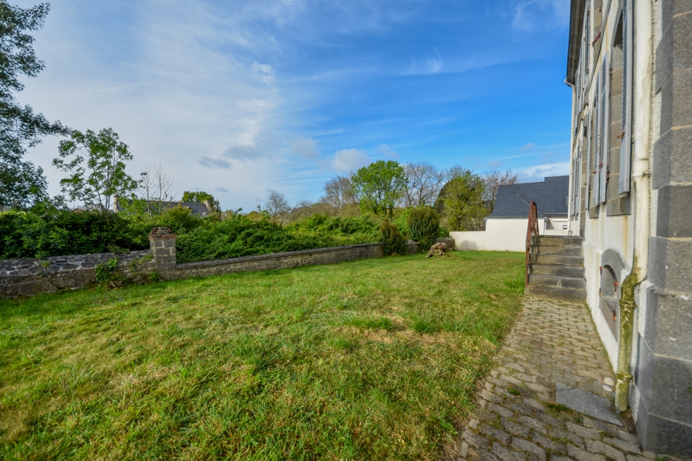 IMMEUBLE D'INVESTISSEMENT 3 ETAGES - 6 APPARTEMENTS AVEC UN GARAGE SUR TERRAIN DE 676M² photo 3