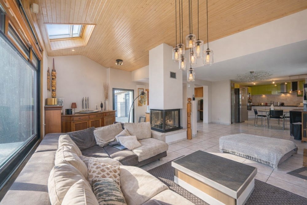 MAISON 136 M²- T5 - 3 CHAMBRES POSSIBLE 4 - DPE D - QUARTIER CALME - EN IMPASSE - SOUS SOL COMPLET - RARE SUR LE MARCHE photo 2