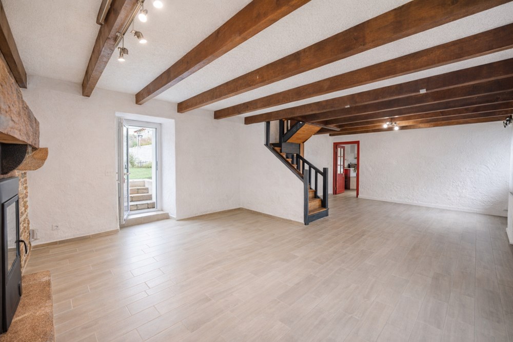 BIEN D'EXCEPTION DE 1860 AU CENTRE DE LA VILLE MEDIEVALE - 4 CHAMBRES - 2 ATELIERS SUR TERRAIN CLOS DE 155M² photo 3