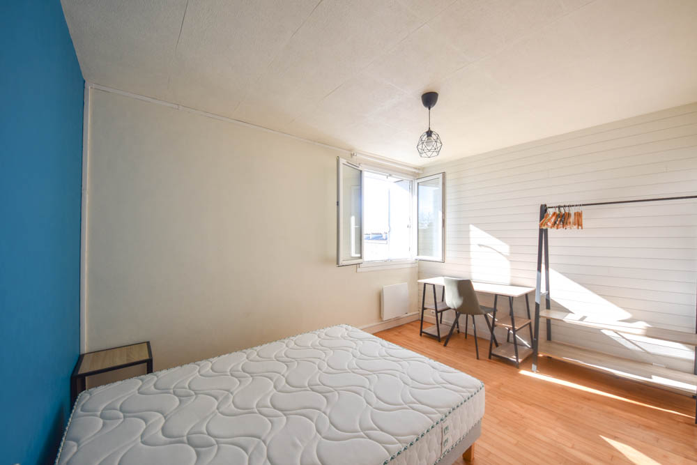 RUE BRAILLE - APPARTEMENT DE 73 M2 - SANS TRAVAUX - DERNIER ETAGE - 3 CHAMBRES - DALLE BETON - CHAUFFAGE ELECTRIQUE - FAIBLES CHARGES - CAVE photo 4