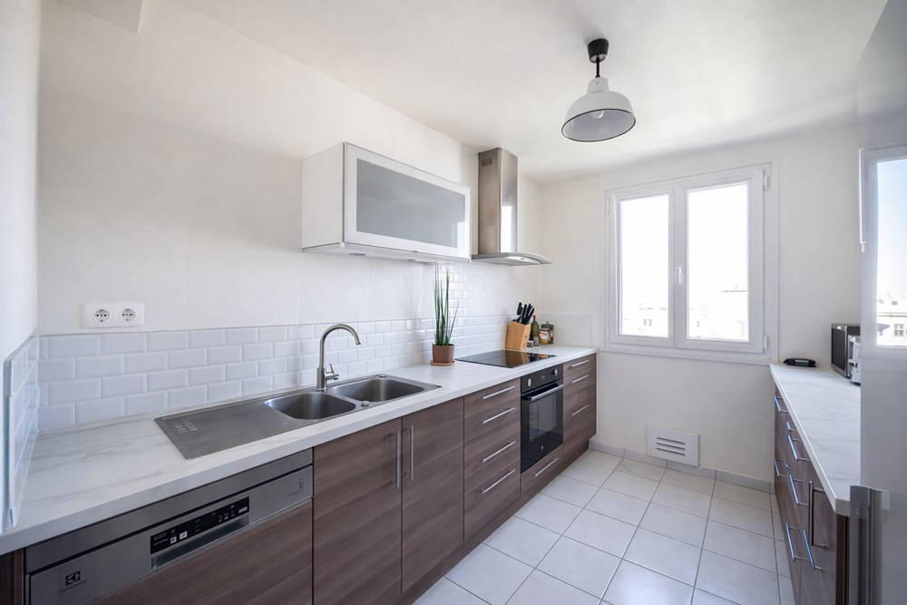 RUE BRAILLE - APPARTEMENT DE 73 M2 - SANS TRAVAUX - DERNIER ETAGE - 3 CHAMBRES - DALLE BETON - CHAUFFAGE ELECTRIQUE - FAIBLES CHARGES - CAVE photo 3