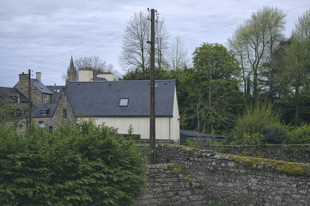 MAISON T4 DE 90M² AVEC HANGAR (40M²) GARAGE (17M²) PARKING (2/3 VOITURES) - TERRAIN CLOS DE +450M² - ACTIVITES COMMERCIALES A ETUDIER photo 5