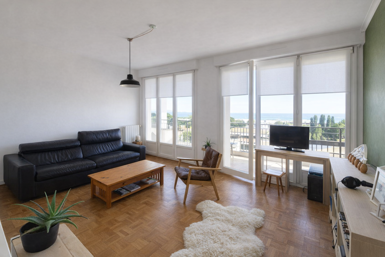 APPARTEMENT 42M² - 1 CHAMBRE - ASCENSEUR - CENTRE VILLE - VUE MER - BELLE PIECE DE VIE