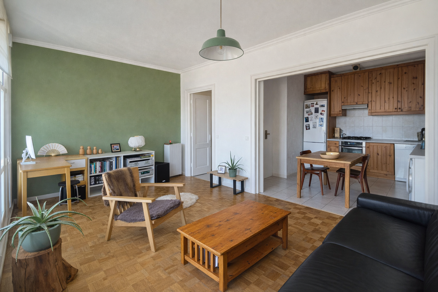 APPARTEMENT 42M² - 1 CHAMBRE - ASCENSEUR - CENTRE VILLE - VUE MER - BELLE PIECE DE VIE photo 3