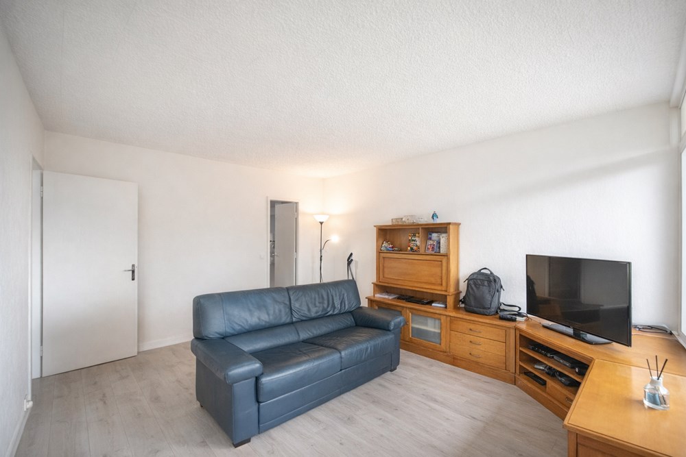 APPARTEMENT - T3 - 2EM ETAGE - 2 CHAMBRES - IDEALEMENT SITUE - DPE D - BALCON - ASCENSEUR photo 3