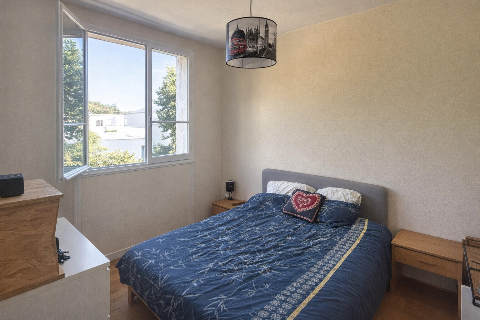 MAISON DE VILLE T5 - 3 CHAMBRES POSSIBLE 5 - BEAU POTENTIEL - SUR TERRAIN CLOS DE 175M² photo 5