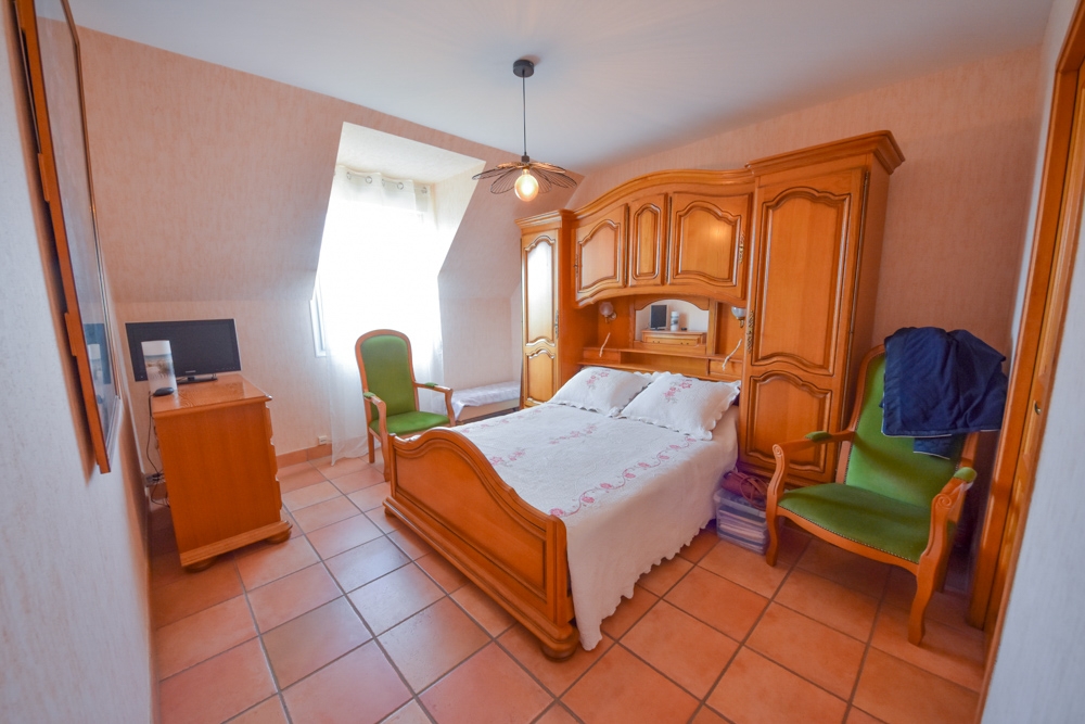 MAISON INDIVIDUELLE T7 125M² DE 2000 - 5 CHAMBRES POSSIBLE 6 - DOUBLE GARAGE SUR TERRAIN DE 1525M² photo 3