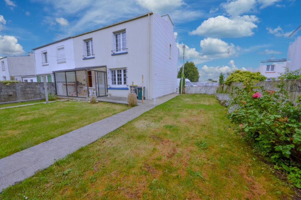 MAISON DE VILLE T6 - 4 CHAMBRES - BEAU POTENTIEL - GARAGE SUR TERRAIN CLOS DE 365M² photo 4