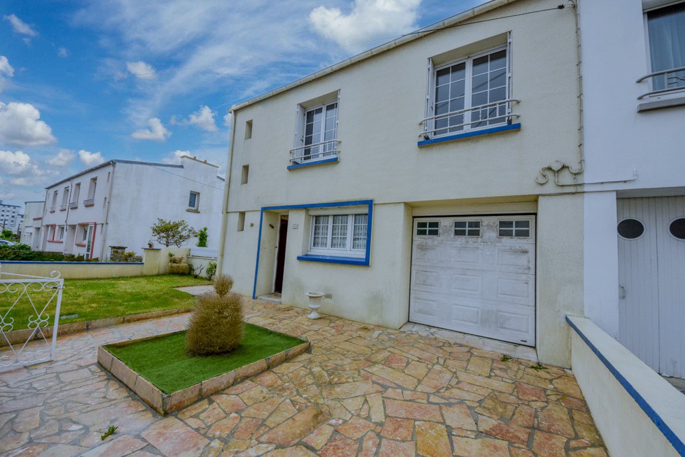 MAISON DE VILLE T6 - 4 CHAMBRES - BEAU POTENTIEL - GARAGE SUR TERRAIN CLOS DE 365M² photo 5