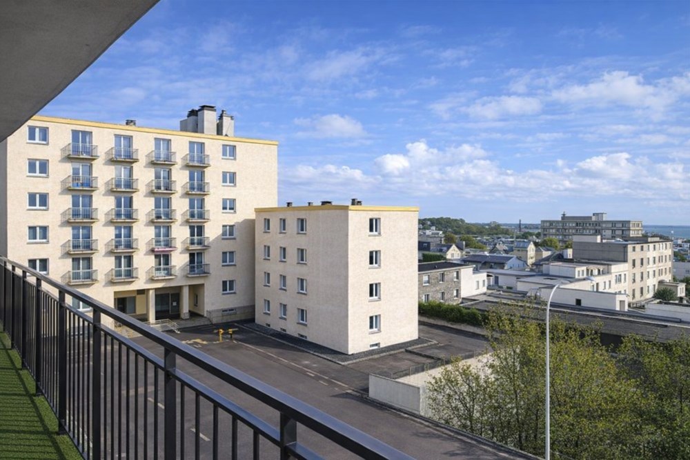 APPARTEMENT - T3 - 2 CHAMBRES - ETAGE INTERMEDIAIRE - ASCENSEUR - BALCON - CHAUFFAGE URBAIN - GARAGE EN OPTION.