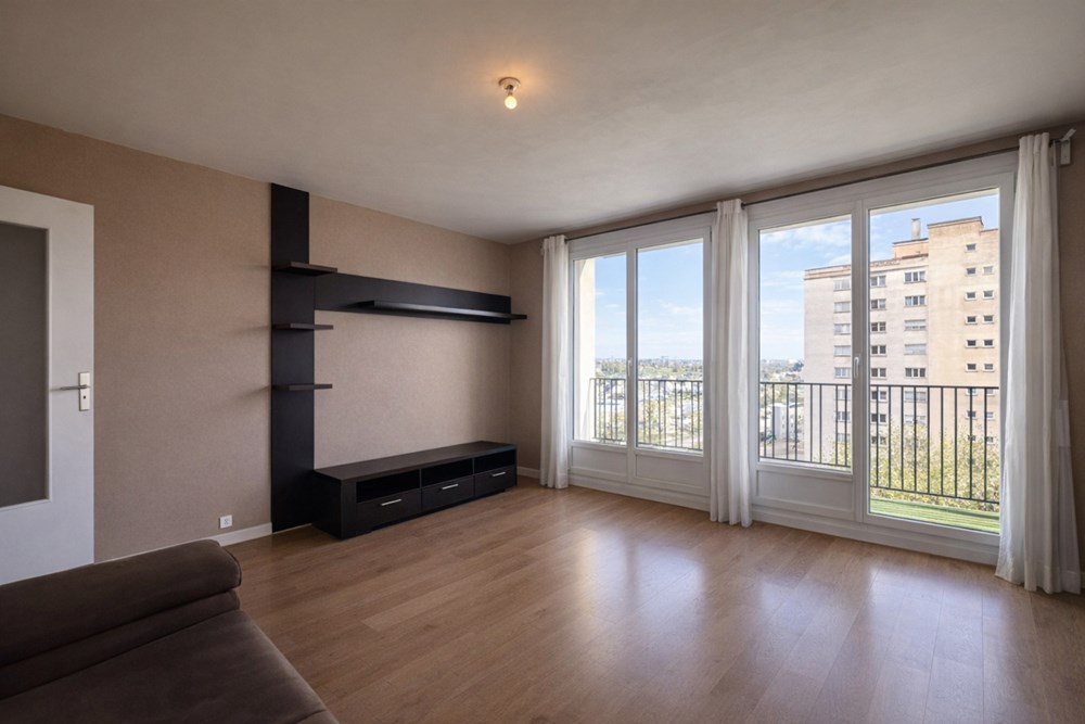 APPARTEMENT - T3 - 2 CHAMBRES - ETAGE INTERMEDIAIRE - ASCENSEUR - BALCON - CHAUFFAGE URBAIN - GARAGE EN OPTION. photo 4