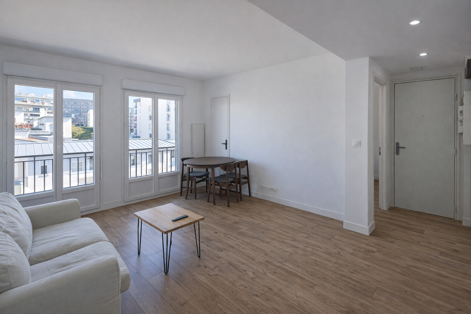 APPARTEMENT T4 - 3 CHAMBRES AVEC DRESSING - PIECE DE VIE AVEC CUISINE US - GARAGE EN OPTION - AUCUNS TRAVAUX - COUP DE COEUR - RARE photo 5